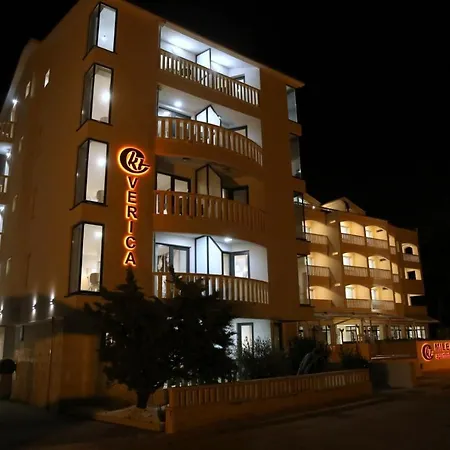 Verica 3*
