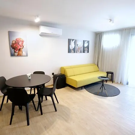 Verica 3*