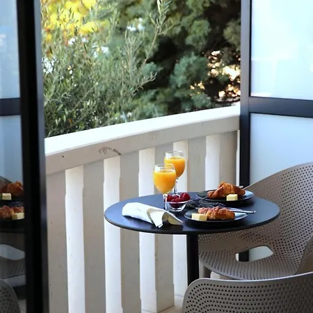 Verica Aparthotel
