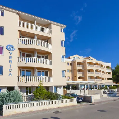 Verica 3*